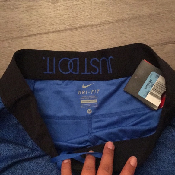 Brand new blue nike printed relay crop tight - Picture 3 of 8